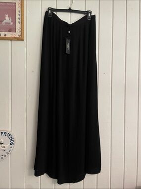 Women’s Talbots Classic Black Pleated Maxi Skirt NWT Size 10